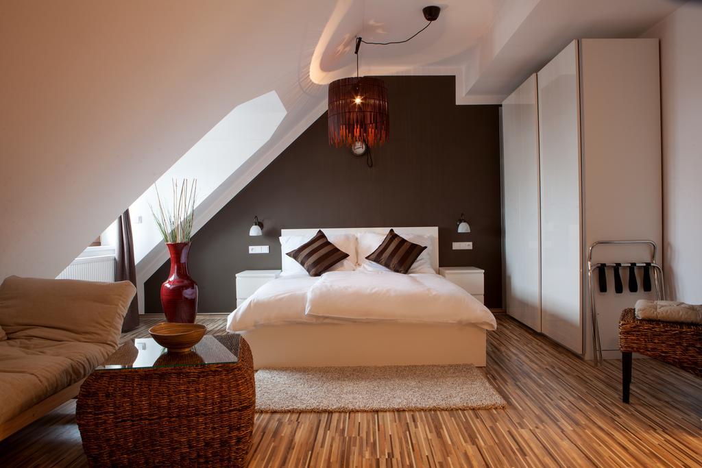 Hotel Koruna Хлумец над Сидлиноу Екстериор снимка